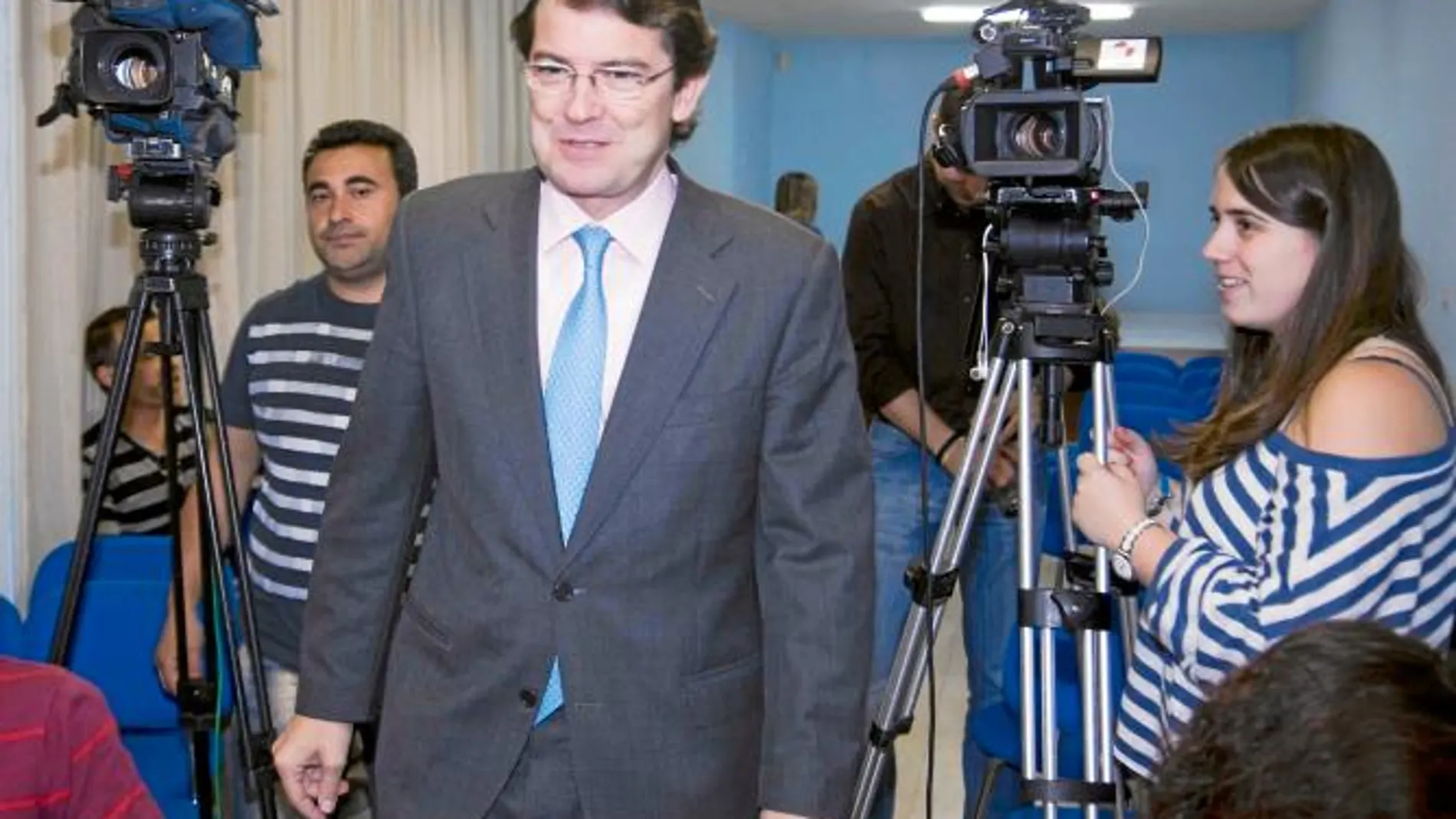 El alcalde de Salamanca, Alfonso Fernández Mañueco, momentos antes de iniciar la rueda de prensa
