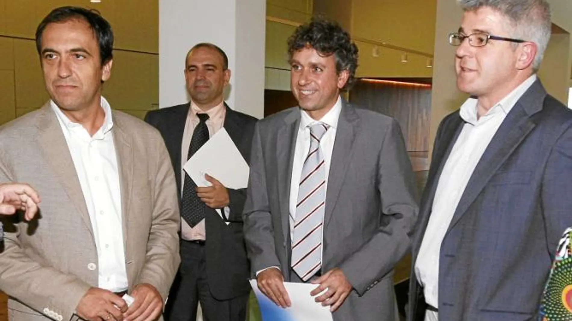 Agustín de Grado, Enrique Sánchez, profesor de la UCAV, Santiago González y José López Jaraba