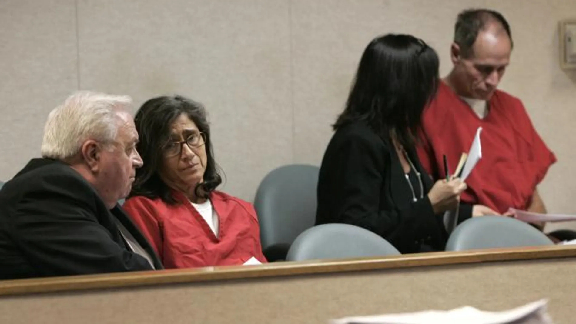 Nancy y Phillip Garrido, con sus abogados, en el juicio