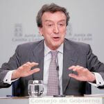 El portavoz de la Junta de Castilla y León, José Antonio de Santiago-Juárez, explica los acuerdos aprobados