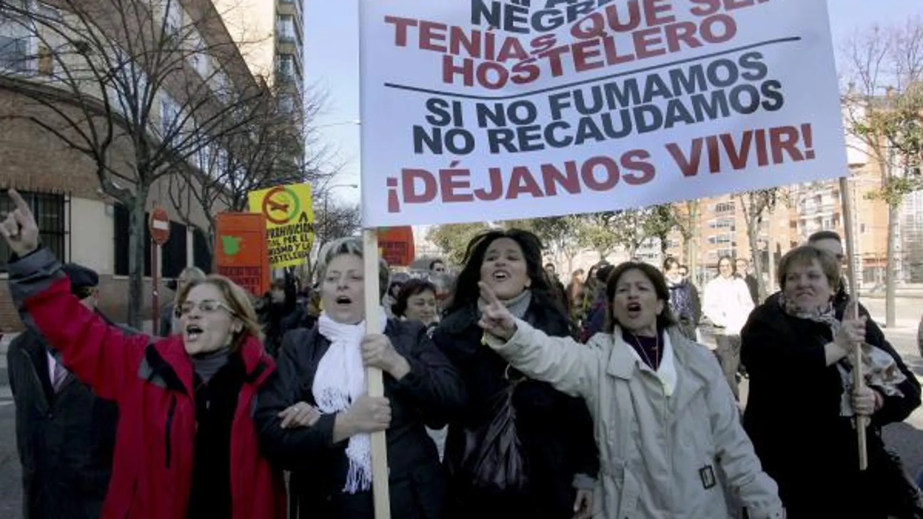Los hosteleros han demandado en Palencia la "suspensión inmediata"de la Ley Antitabaco