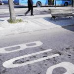 Santiago perdió su carné por estacionar en un carril-bus