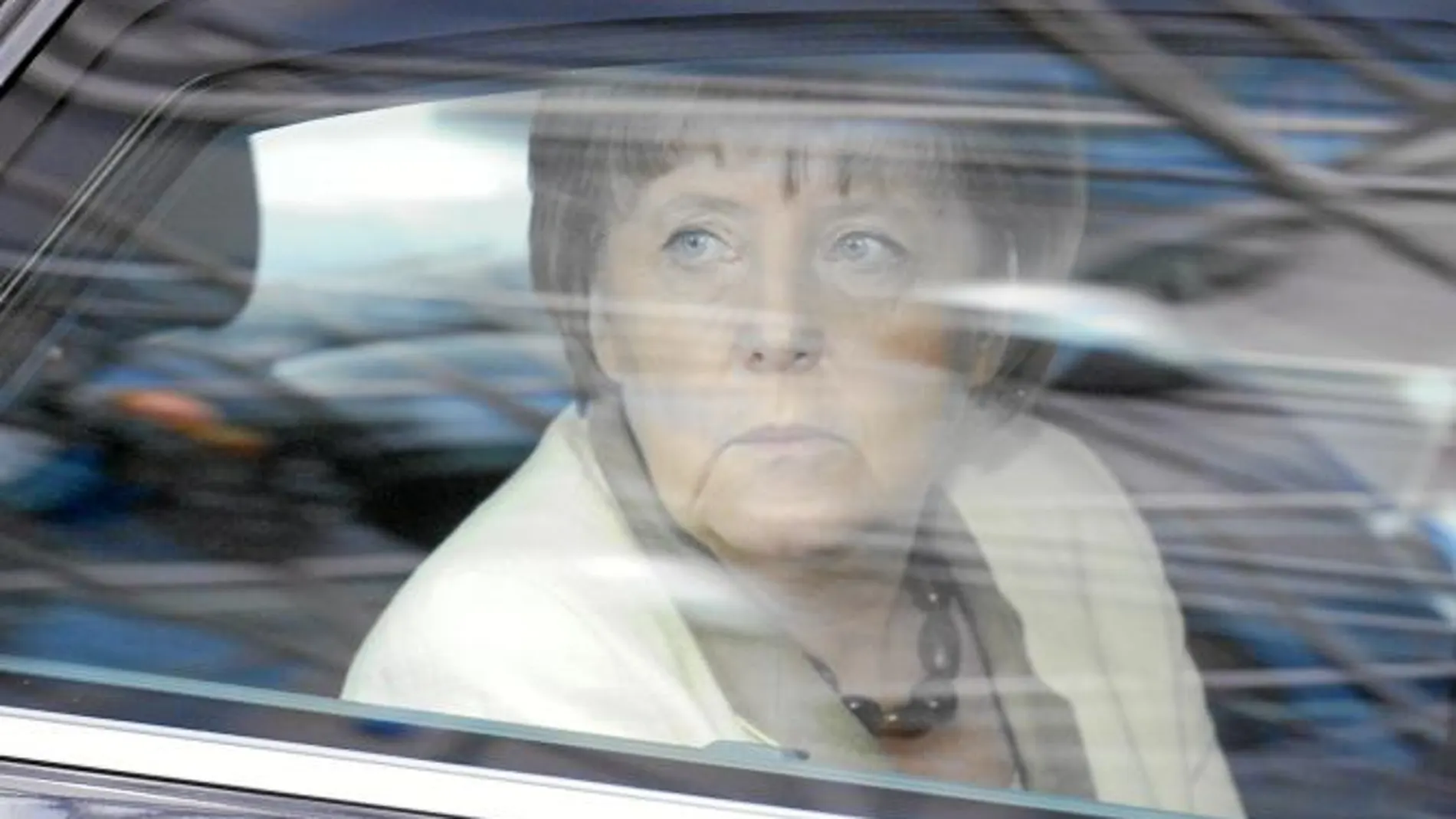 La canciller alemana, Angela Merkel, se dirige a la cumbre europea sobre el segundo rescate de Grecia