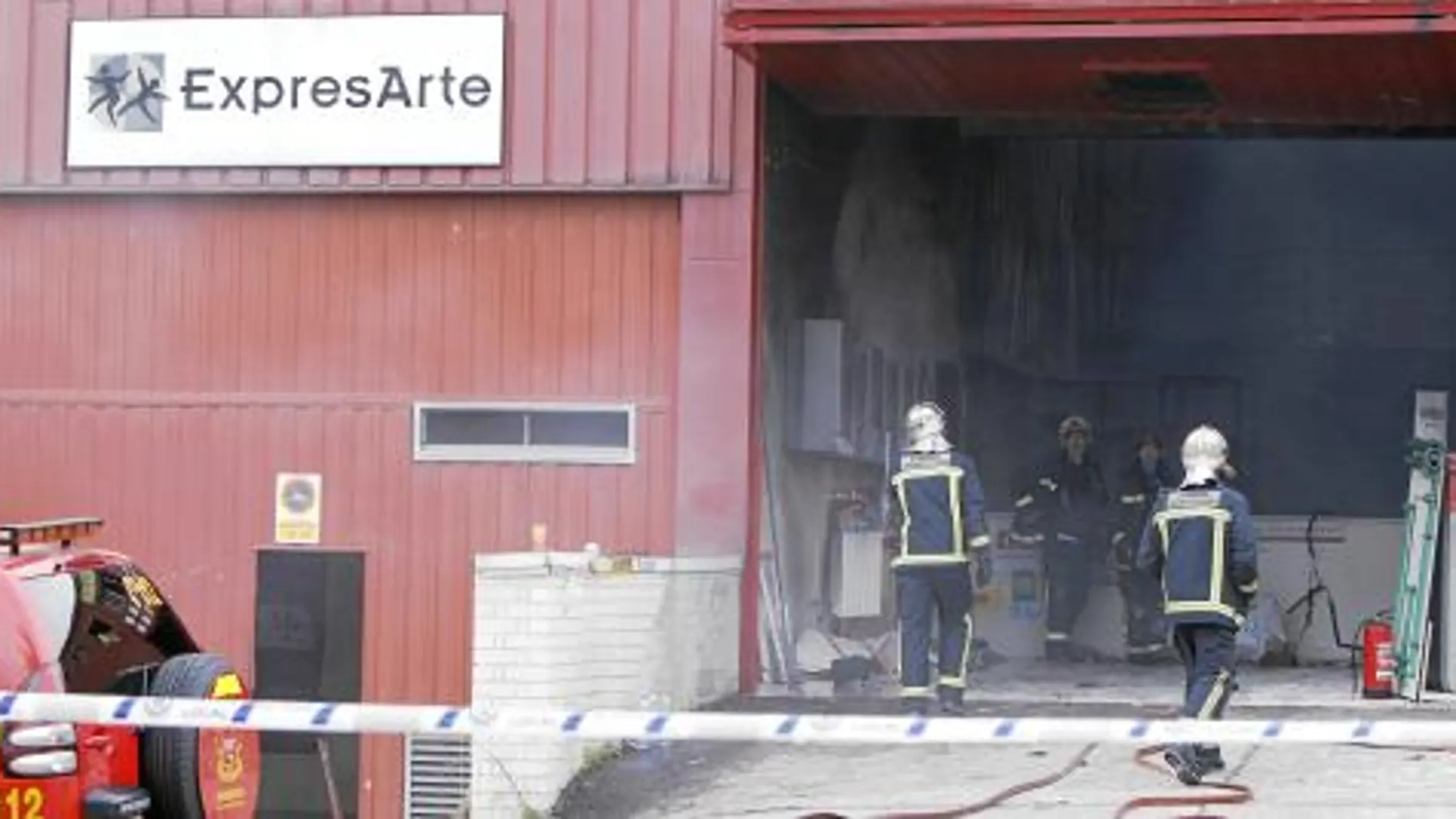 Los bomberos tardaron cinco horas en conseguir apagar las llamas