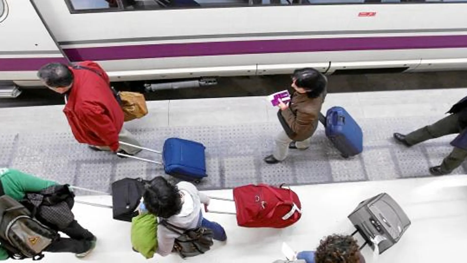 Dos atropellos en el Maresme y el Garraf dejan un herido grave y retrasos en Rodalies