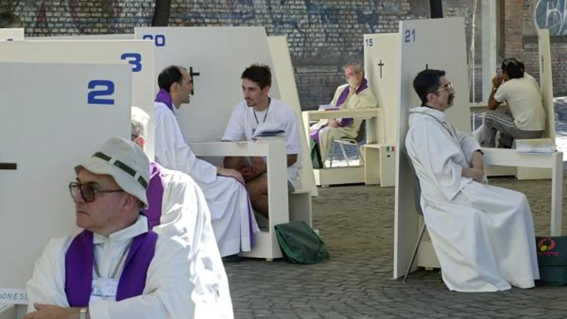 El Papa asegura que la confesión tiene un valor «pedagógico» para el sacerdote