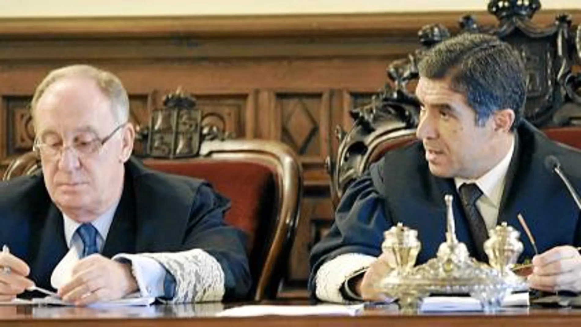 Lorenzo del Río presidió ayer la reunión del TSJA en Granada para debatir el caso