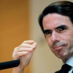 Aznar: «solo una privatización completa de las cajas llevará al saneamiento del sistema»