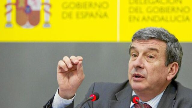 El delegado del Gobierno en Andalucía, Luis García Garrido, ayer durante la exposición del balance
