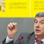 El delegado del Gobierno en Andalucía, Luis García Garrido, ayer durante la exposición del balance
