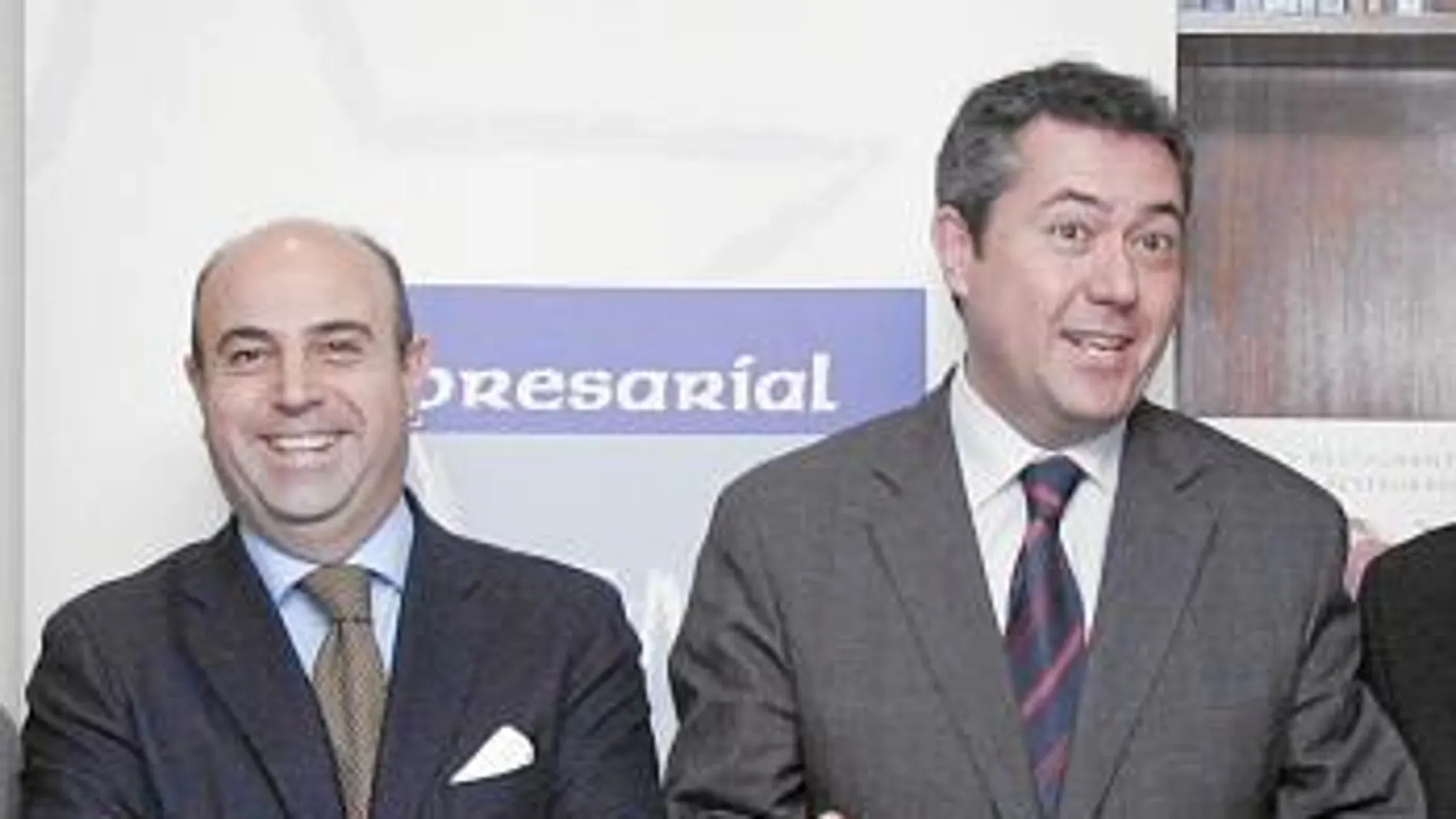 Juan Espadas, junto al empresario de La Raza Pedro Sánchez Cuerda
