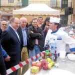 Enrique Martín asiste a la feria alimentaria de Carrión de los Condes