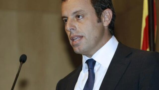 Rosell provoca la primera polémica