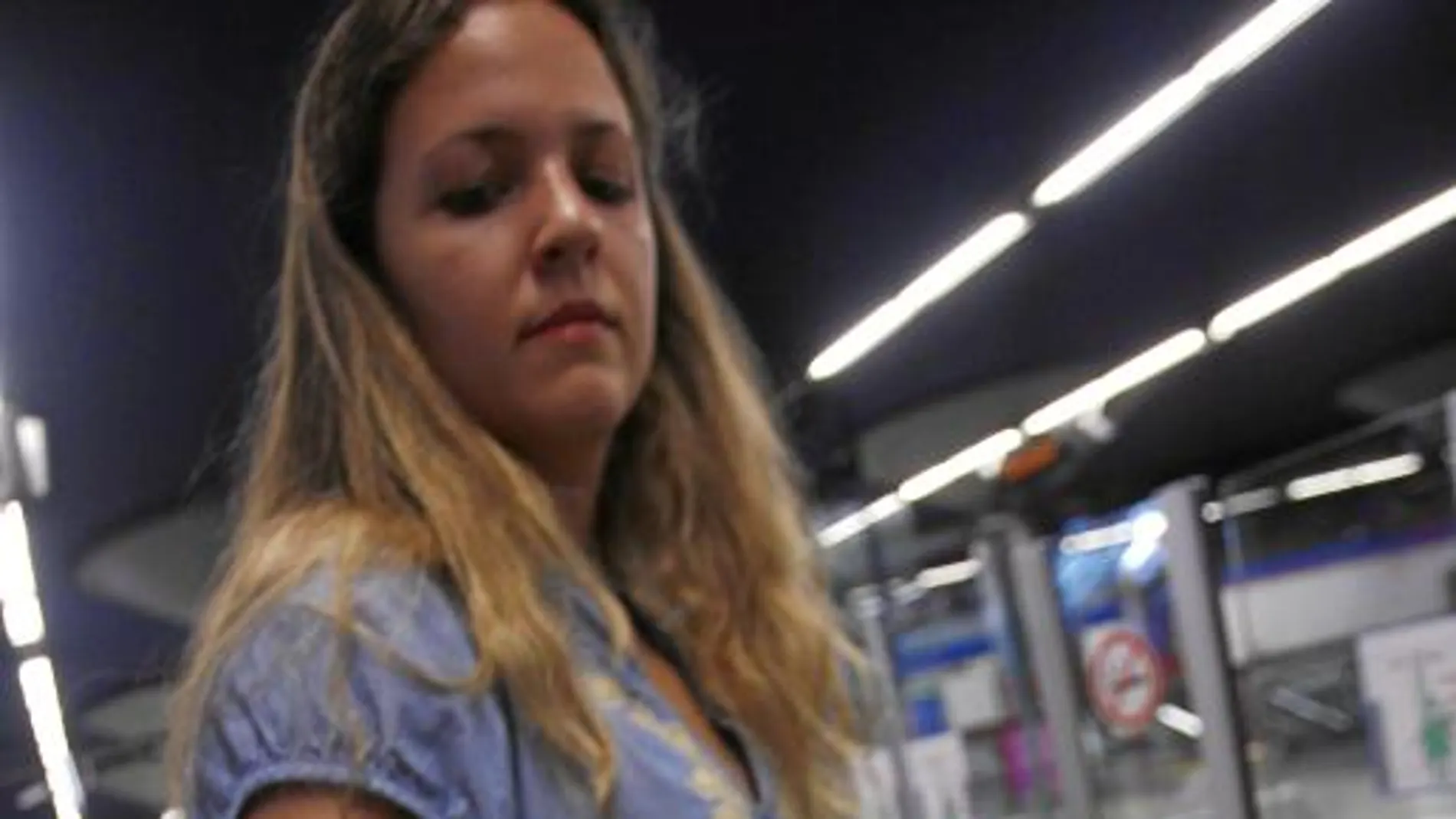 Los abonos del futuro evitarán a sus usuarios tener que introducir su billete en las canceladoras del transporte público. El dispositivo abrirá los tornos tras un simple contacto