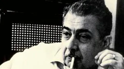 El escritor fumando, una de sus poses más habituales