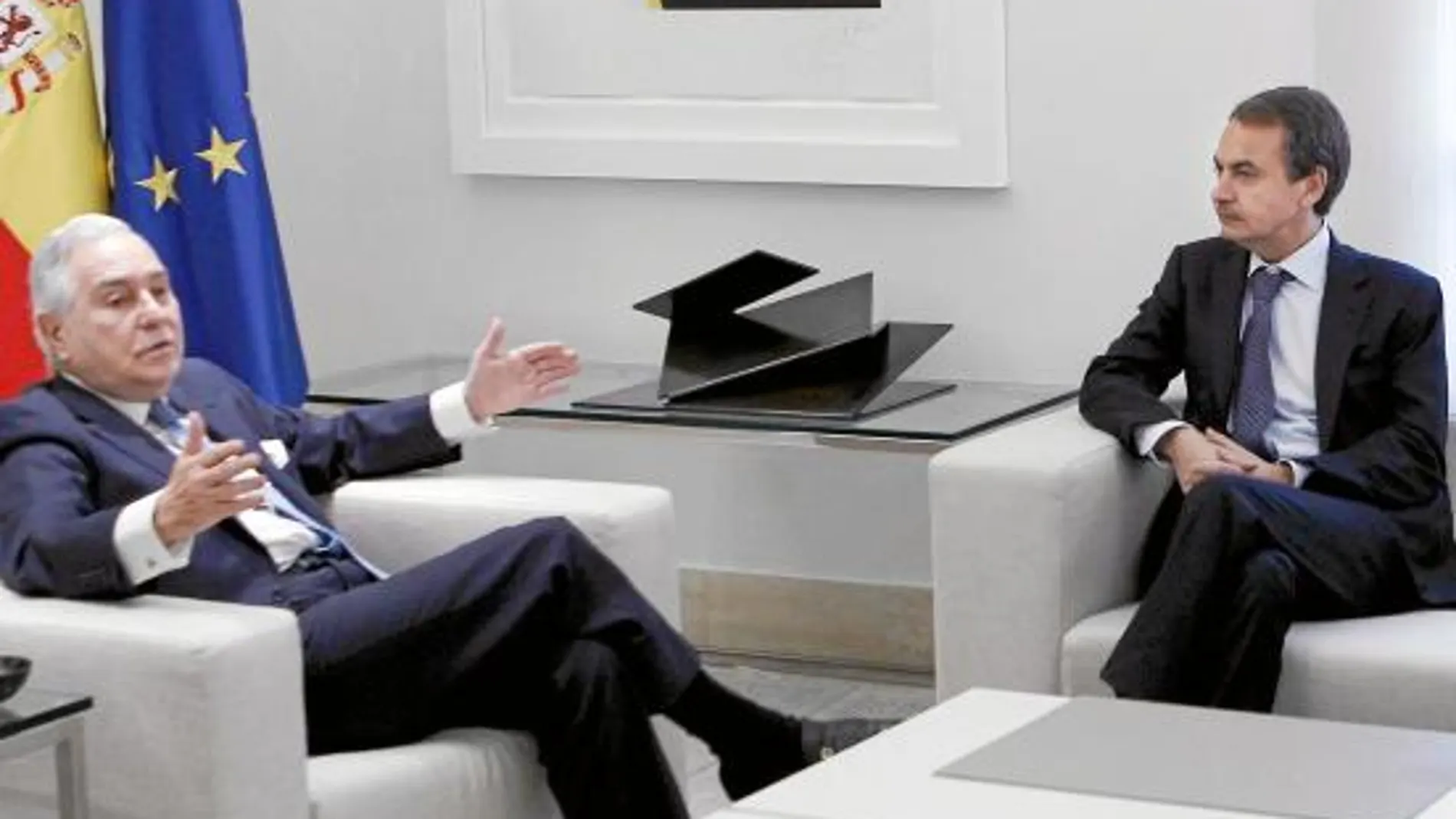El presidente, durante su encuentro con Carlos Dívar