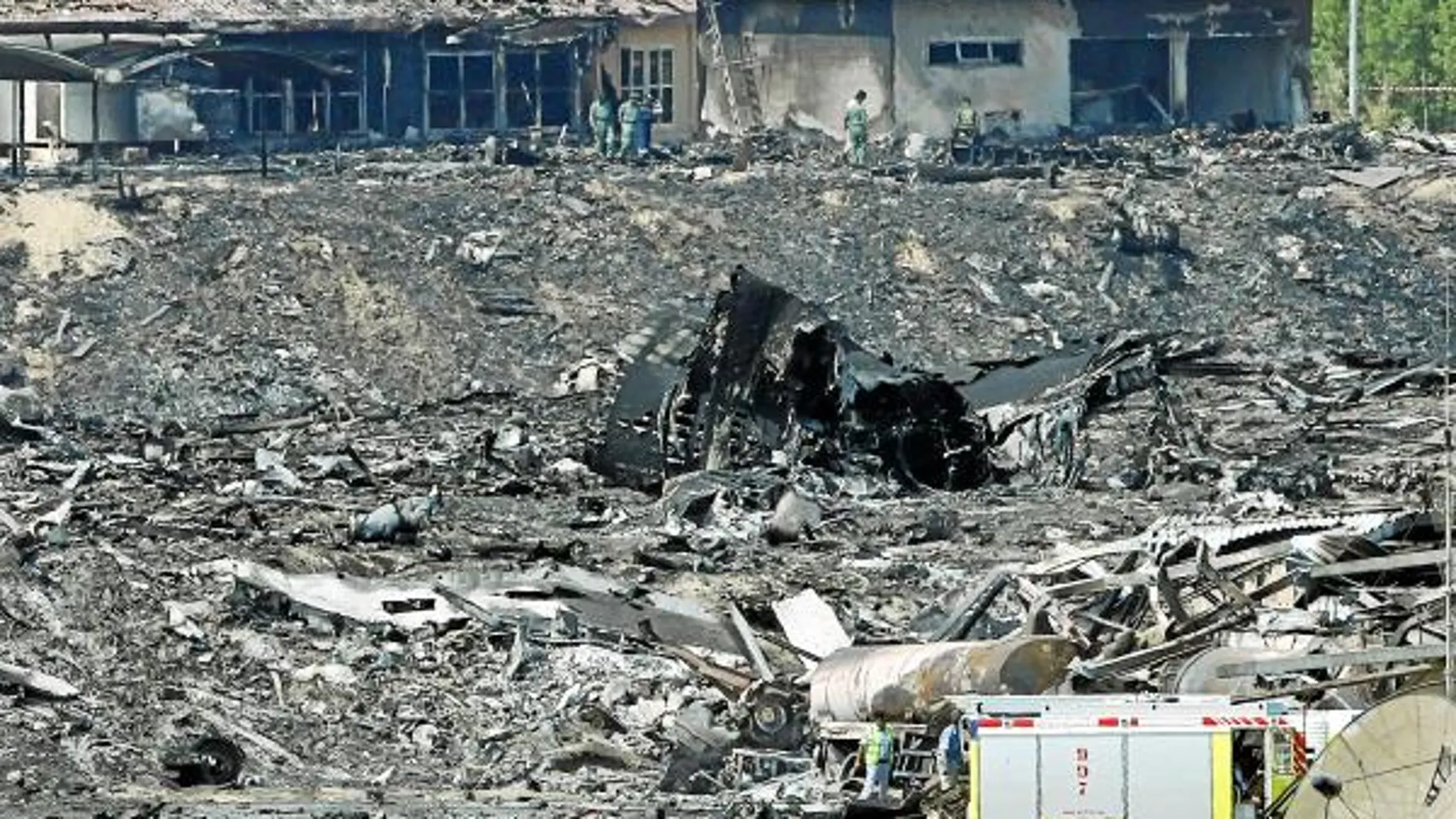 El avión de la compañía de mensajería UPS, incendiado en Dubai el 3 de septiembre