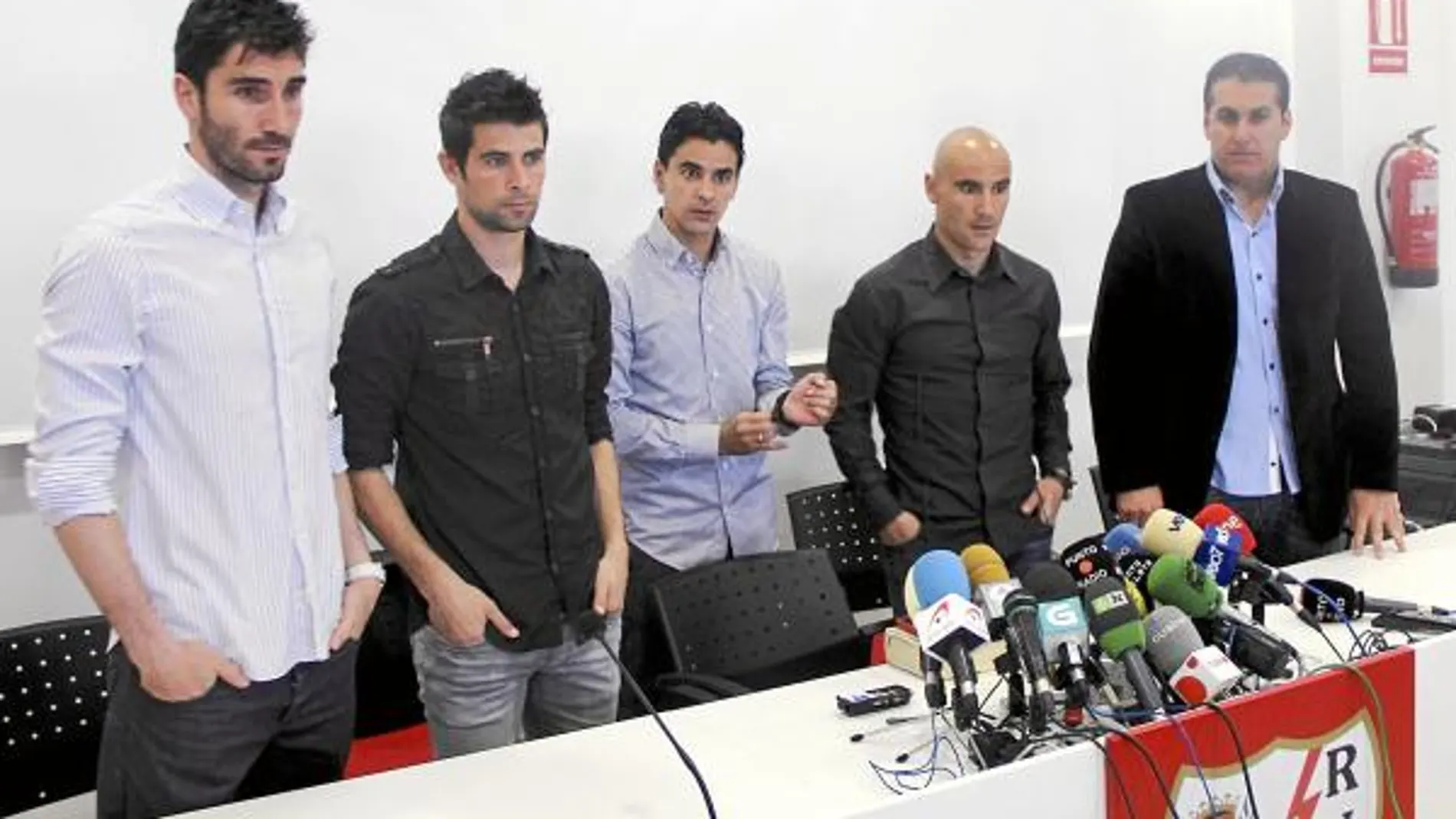 Cobeño, Coke, Míchel, Movilla y Sandoval, en la conferencia de prensa de ayer