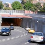 El túnel bajo la avenida de la Palmera fue abierto al tráfico ayer tras los últimos trabajos para acondicionarlo