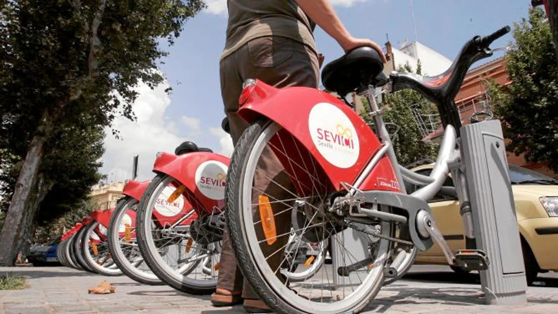 La empresa JCDecaux tiene la concesión del alquiler público de biciciletas