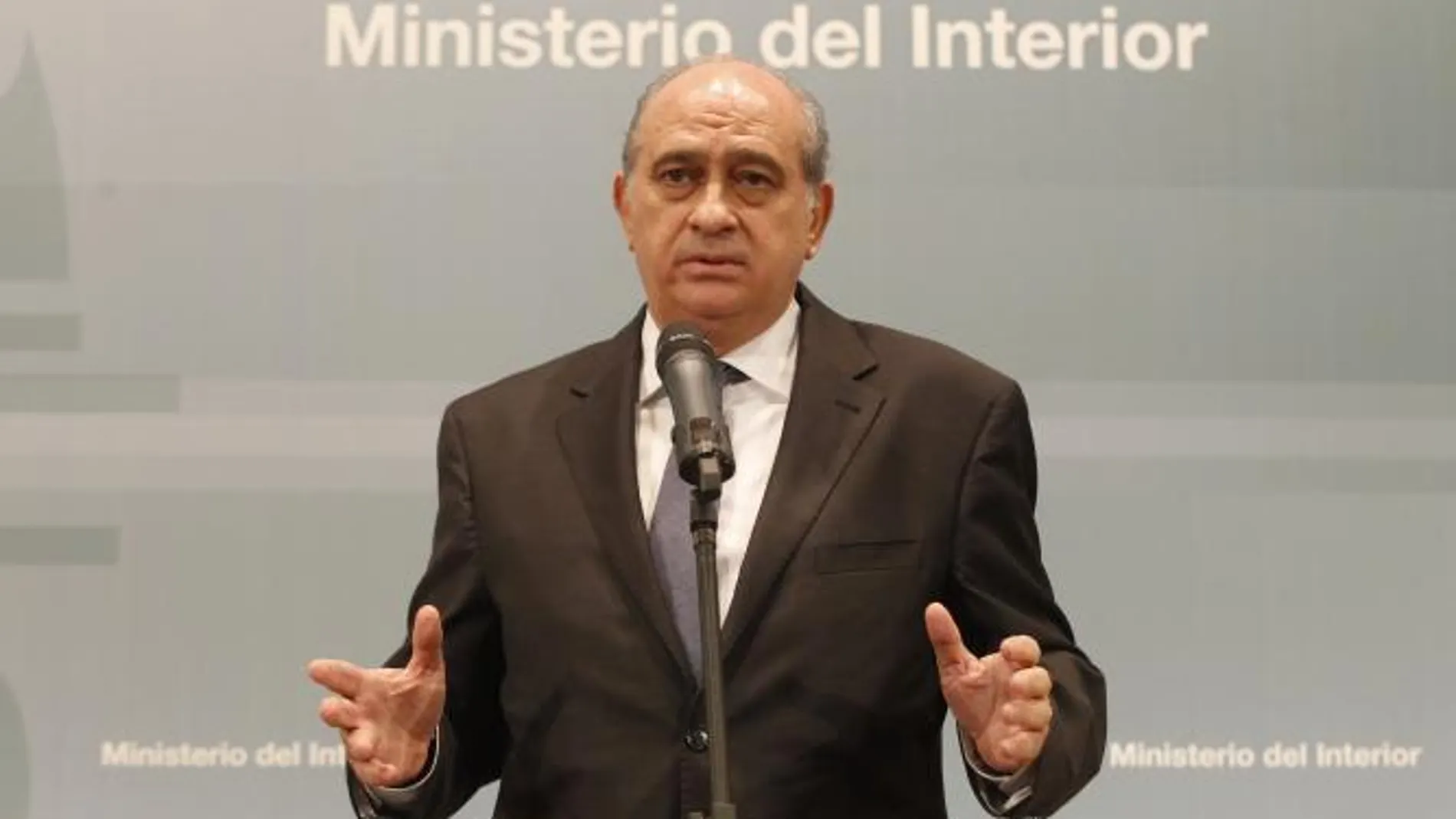 El ministro del Interior suprimirá el «mando común» de Policía y Guardia Civil