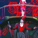 Casiopée y Garou, en una escena de «Zarkana», la ópera rock del Cirque du Soleil