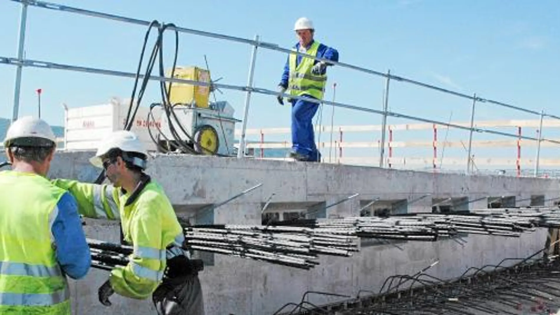 Fomento remata la plataforma del AVE entre Valladolid y León tras cuatro años
