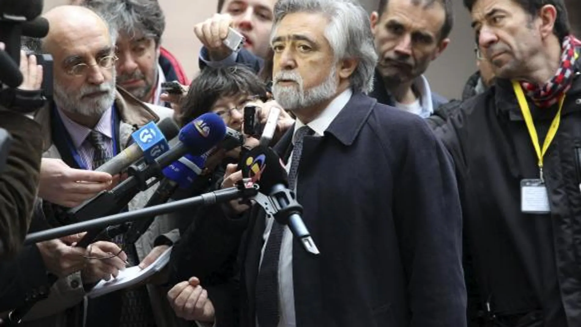 El ministro de Exteriores portugués y sus homólogos se han reunido hoy para imponer sanciones a Libia