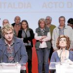 Maiorga Ramirez, de EA, a la izquierda, y Bakartxo Ruiz, de Herritarron, a la derecha, durante el acto de ayer