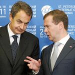 Zapatero considera «inadmisible» la intimidación a las instituciones democráticas