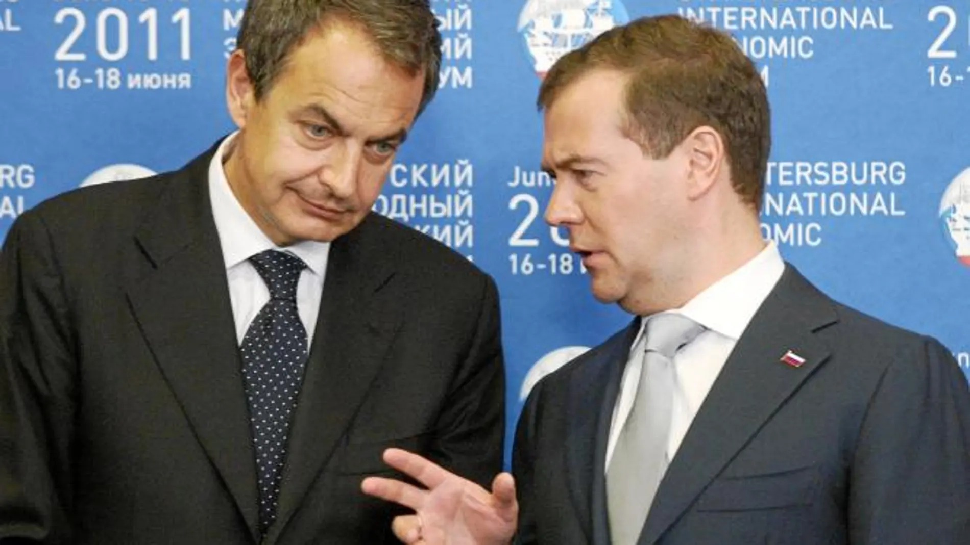 Zapatero considera «inadmisible» la intimidación a las instituciones democráticas