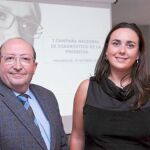El presidente del Colegio de Ópticos y Optometristas de Castilla y León, Ignacio javier Ferreira, y la portavoz del Instituto Varilux, Laura de Yñigo, presentan la I Campaña Nacional de Diagnóstico de la Presbicia