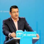 El secretario general del PP-A, Antonio Sanz, criticó la falta de colaboración de la Junta con la juez que investiga los ERE