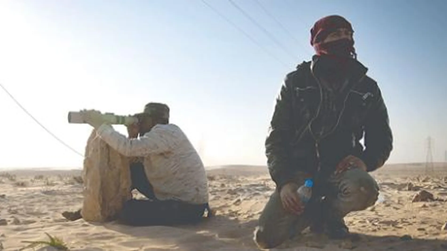 Paisaje árido Rutas de caravanas atravesaban el desierto Libio, hoy ocupado por la guerra