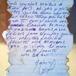 Mientras comienzan las labores de rescate, continúan saliendo a la superficie fragmentos de la carta de uno de los mineros a su mujer.
