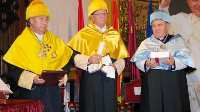 Collado, Peterson y monseñor Ureña, tras ser nombrados Doctores Honoris Causa por la UCAM