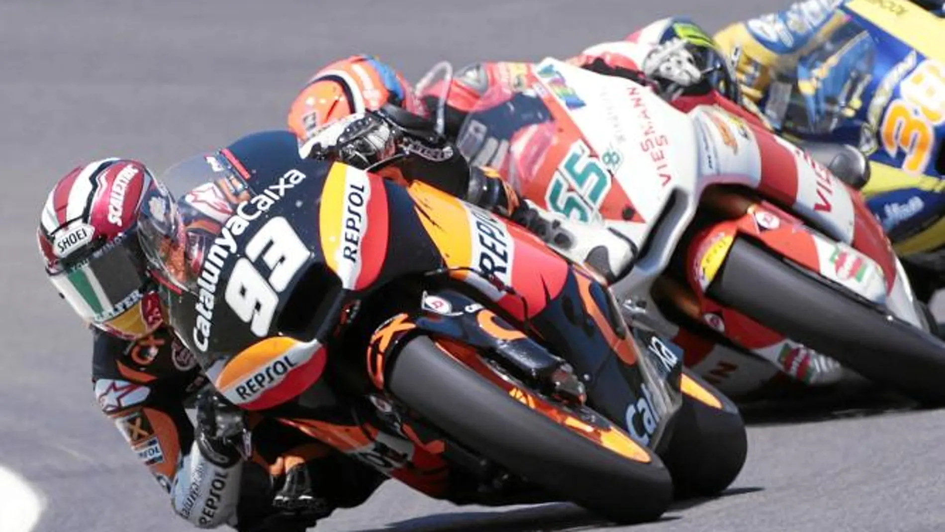 Márquez, Bradl y Smith, durante la carrera de Moto2 en Mugello
