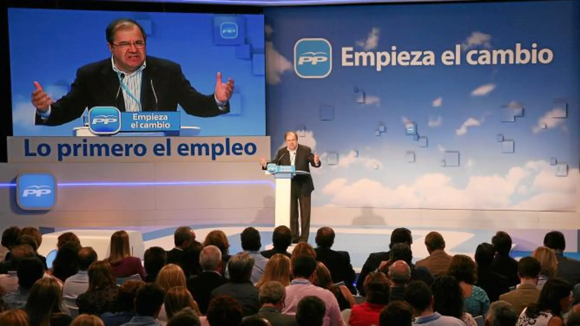 El presidente de la Junta y del PP de Castilla y León durante su intervención