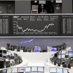 La bolsa de Fráncfort llegó a perder el 2,7%