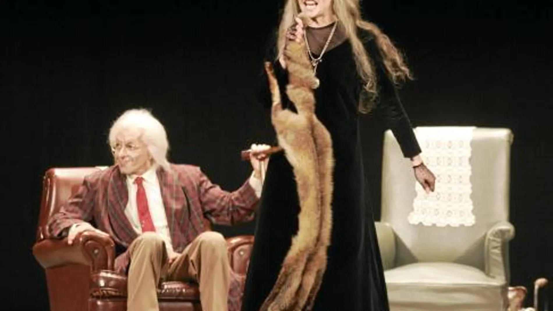 Armando Pita y Dulcinea Juárez, en una escena de «Forever young»