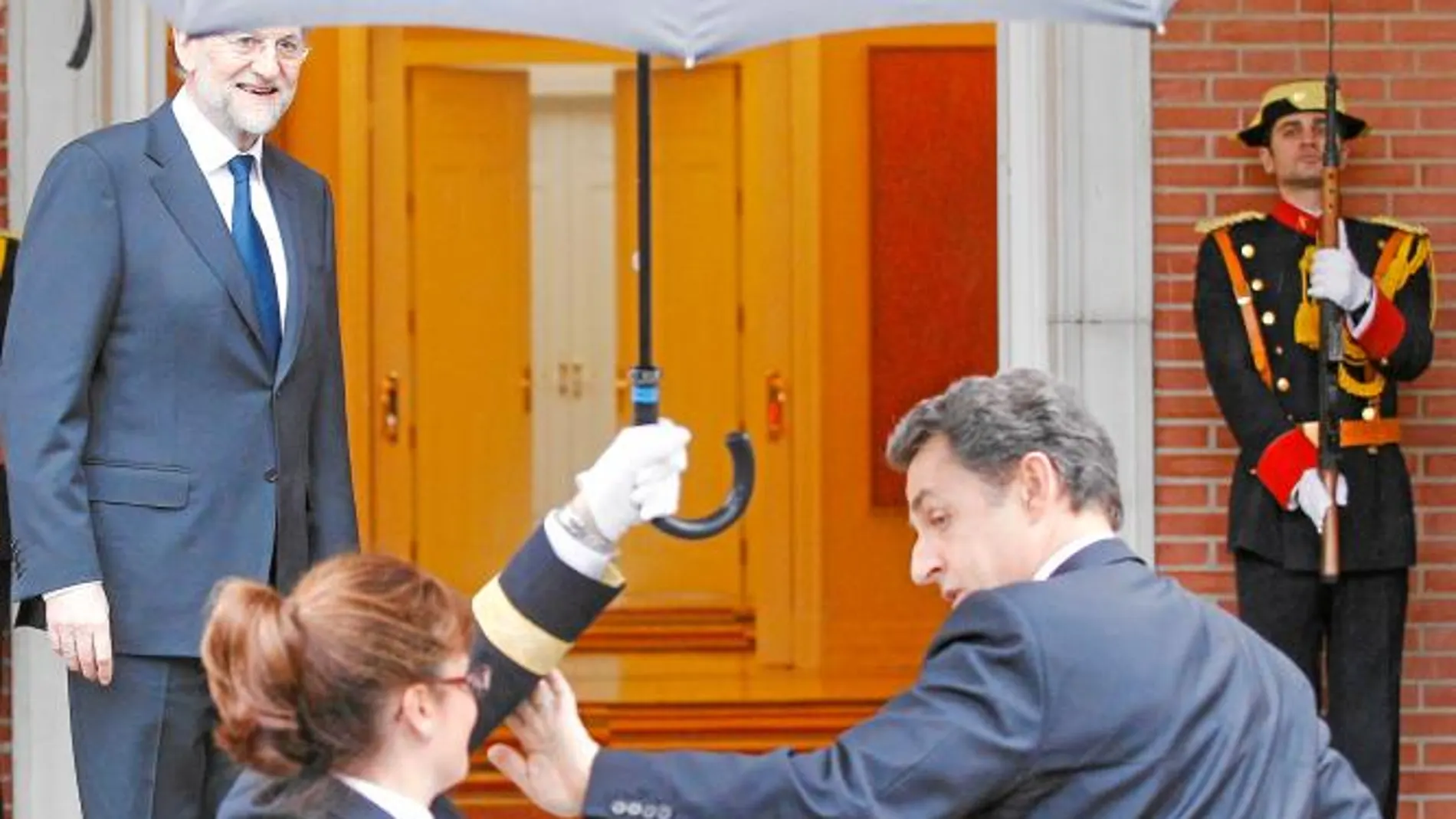 Rajoy da el sí a la tasa bancaria de Sarkozy y éste le apoyará en el BCE