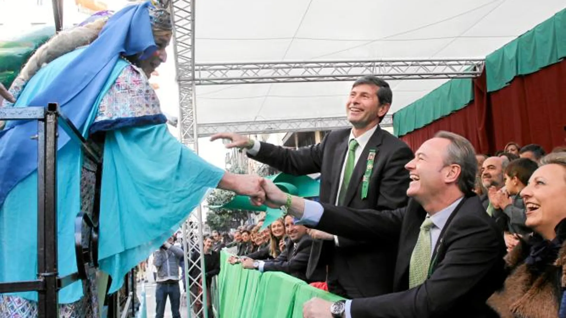 La cabalgata del Pregón inaugura las fiestas de Castellón