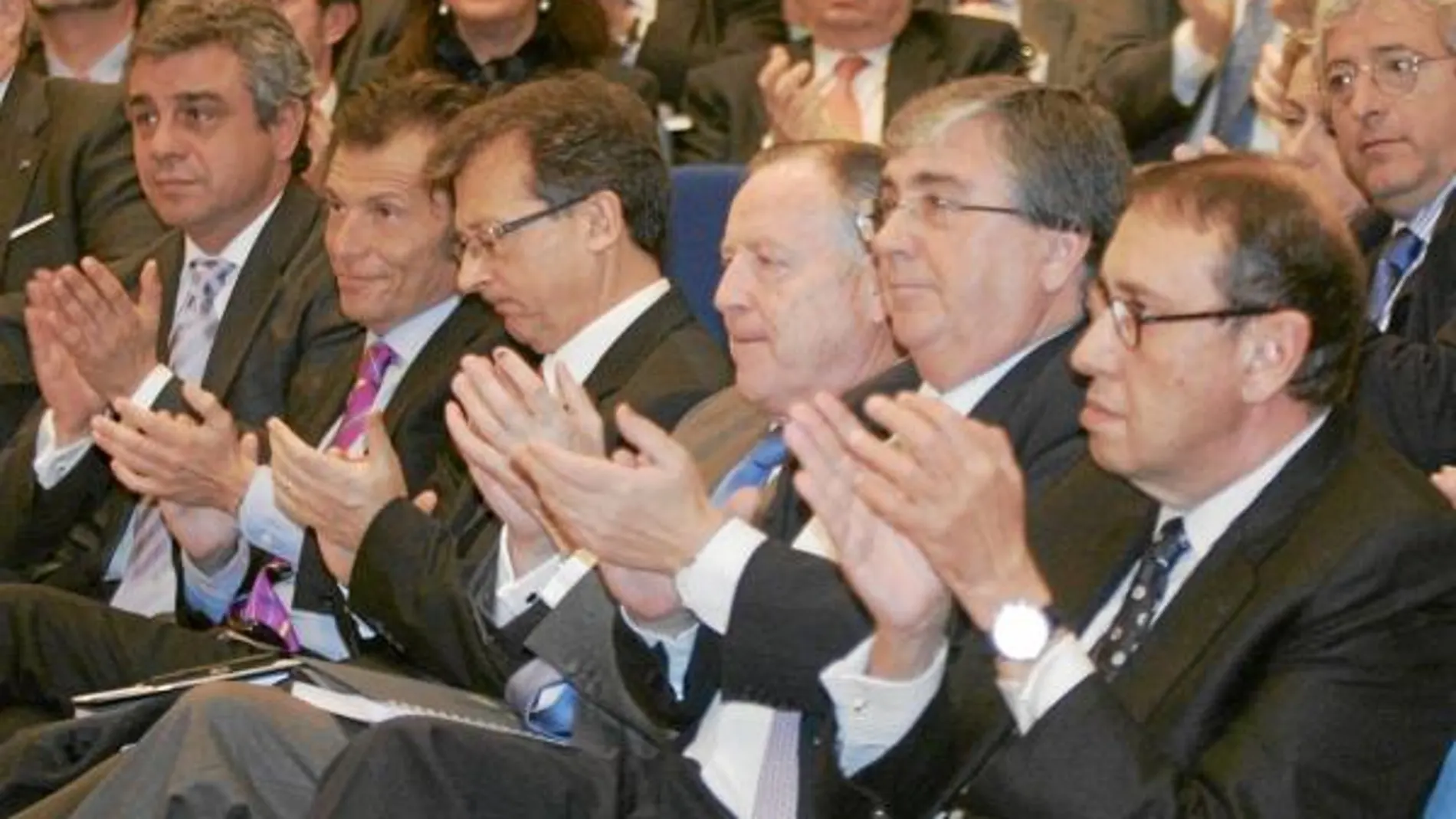 De dcha. a izda., Mauricio Casals, Francisco J. Larrea, José Mª Álvarez del Manzano, Salvador Estébanez, Joaquín Parera y Andrés Navarro