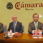Mariano Rosique, Pedro García-Balibrea, Ramón Luis Valcárcel, Salvador Marín y Eusebio Abellán, ayer durante la celebración del encuentro entre las tres Cámaras Oficiales de la Región