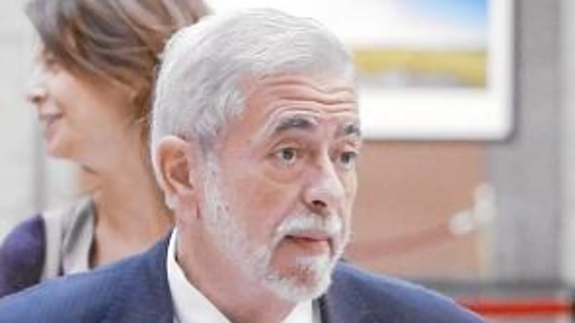 Antonio Beteta entró en el Gobierno de la Comunidad de la mano de Esperanza Aguirre. Fue portavoz de los populares en la Asamblea hasta que le nombraron responsable económico de la región