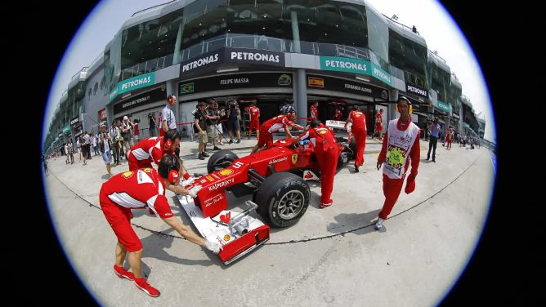 Los motores de la F-1 vuelven a rugir en Malasia de la mano de Antena 3