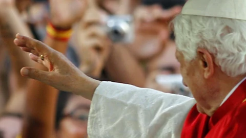 Centenares de miles de personas se echaron a la calle para recibir al Papa cuando llegó a Madrid