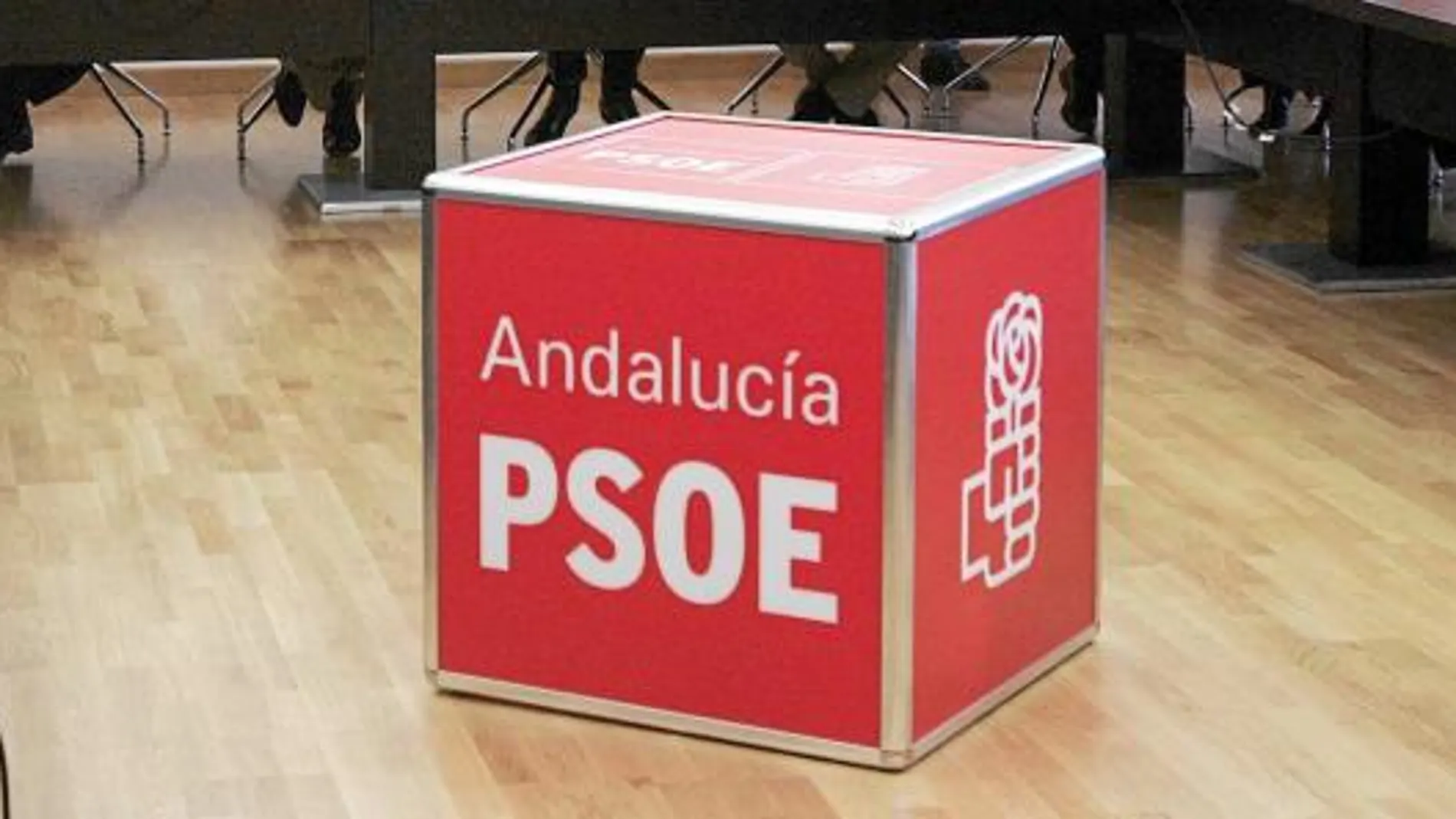 El PSOE de Sevilla mantiene su querella por injurias