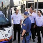 El único autobús que realizó su recorrido habitual (Santomera-Murcia), cuyo conductor fue increpado por sus compañeros a la salida de las cocheras de Latbus