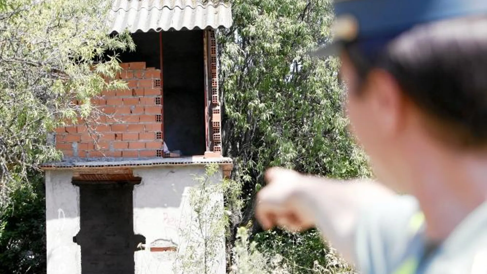 Andrea y Florín fueron encontrados en el interior de un pozo de 10 metros de profundidad, que estaba «escondido» en una caseta abandonada de Algete